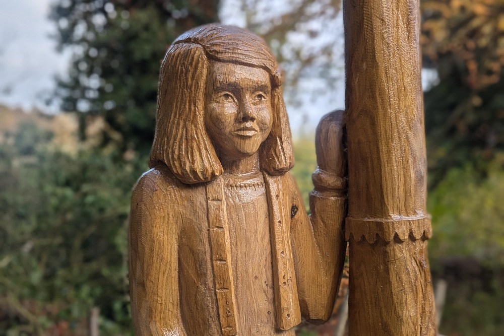 Carving of Lucy Pevensie by the lamppost credit Ella Fielding